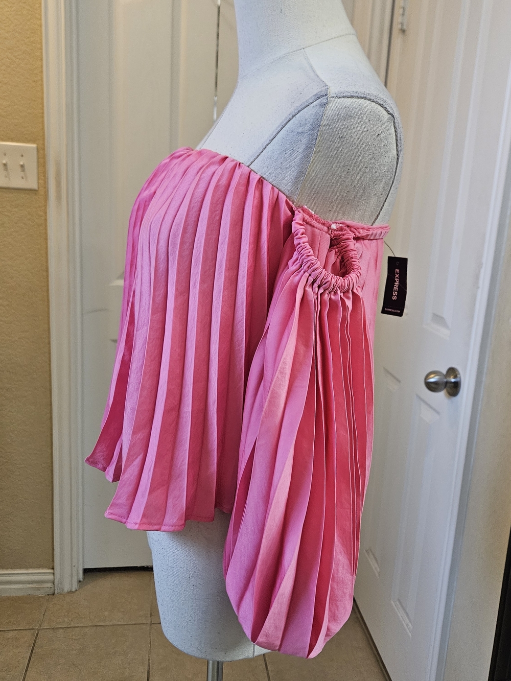 Express Off-The-Shoulder Pleated Cropped Top – Pink | Size XS NWT - Picture 7 of 10
